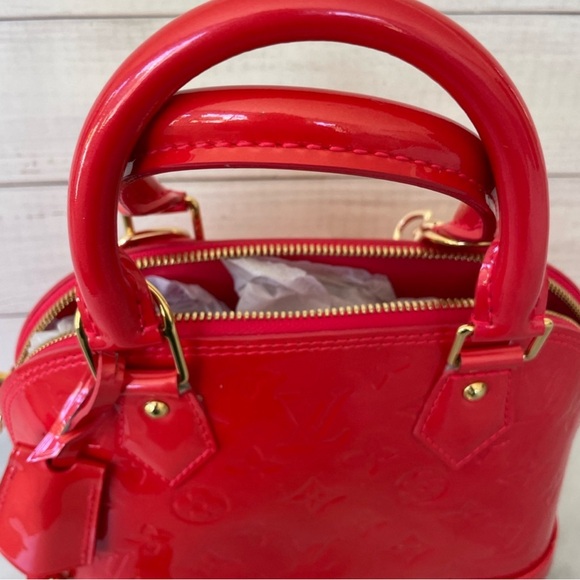 EUC Alma bb vernis hot pink / Fuchsia with lock and keys - Picture 7 of 9